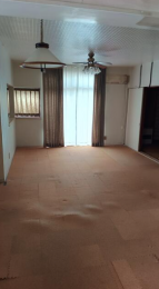 ���r���O