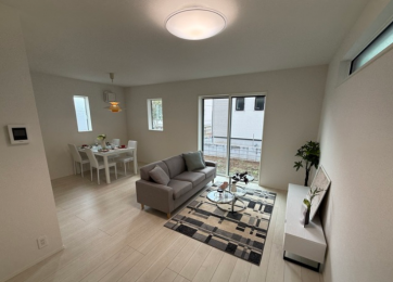 ���r���O