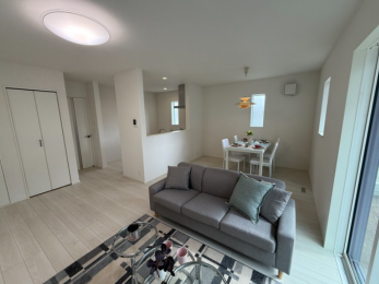 ���r���O