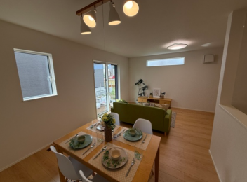 ���r���O