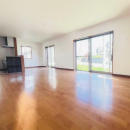 ���r���O