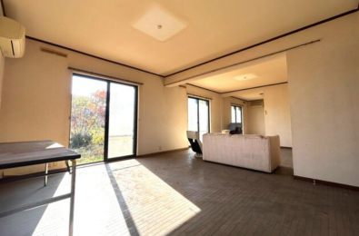 ���r���O