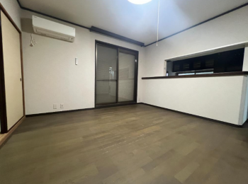 ���r���O