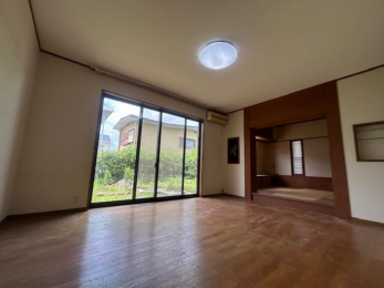 ���r���O