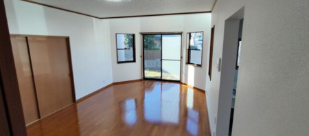 ���r���O