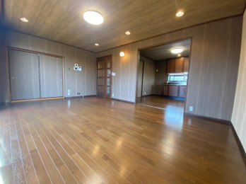 ���r���O