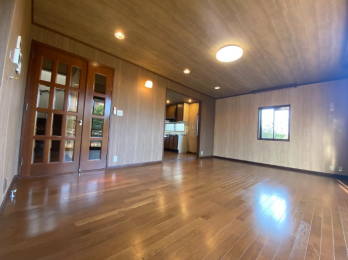 ���r���O