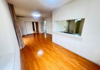 ���r���O