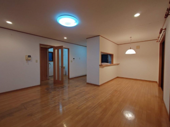 ���r���O